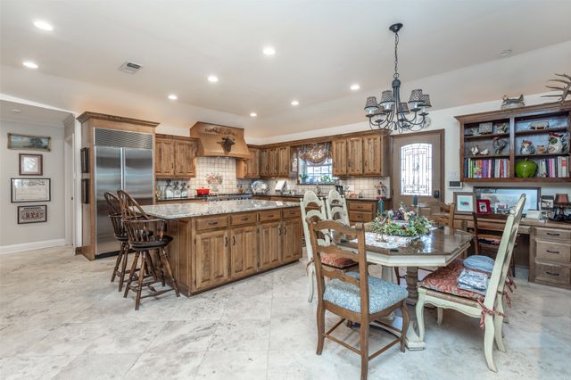 308 Wheeler Creek Court, Gainesville, TX 76240