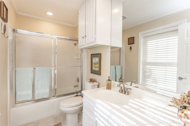 308 Wheeler Creek Court, Gainesville, TX 76240