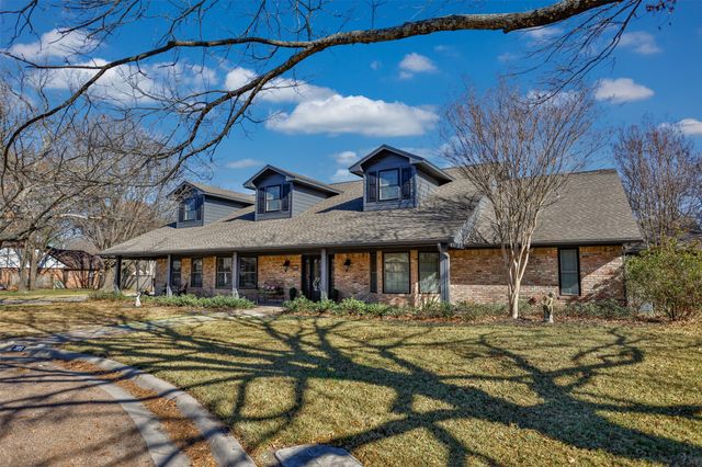 308 Wheeler Creek Court, Gainesville, TX 76240