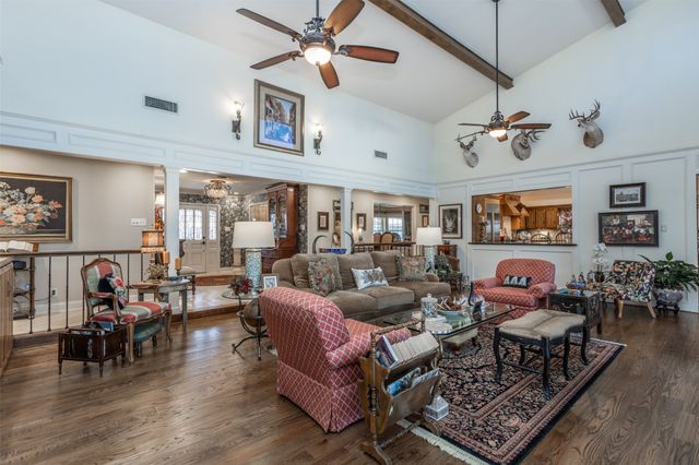 308 Wheeler Creek Court, Gainesville, TX 76240