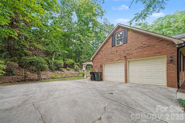 215 Chedworth Court, Concord, NC 28025