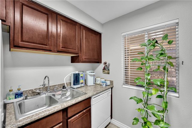 5098 River Glen Drive 198, Las Vegas, NV 89103