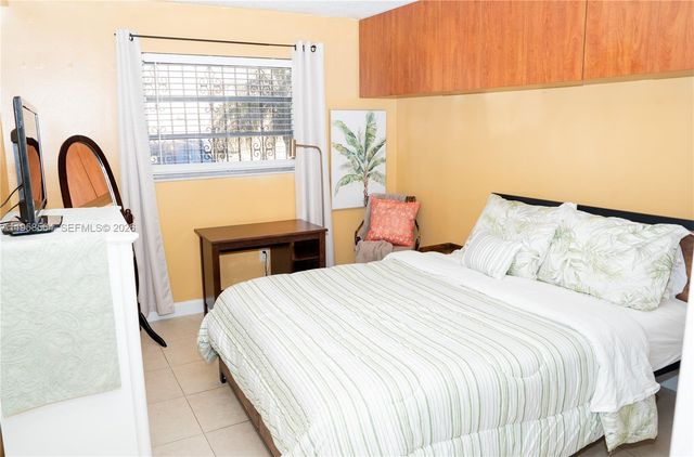 4050 NW 135th St 8-9, Opa-locka, FL 33054