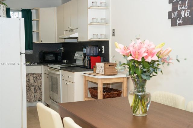 4050 NW 135th St 8-9, Opa-locka, FL 33054