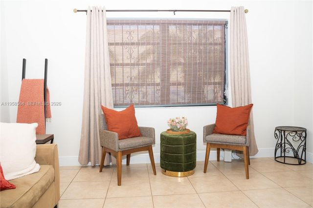 4050 NW 135th St 8-9, Opa-locka, FL 33054