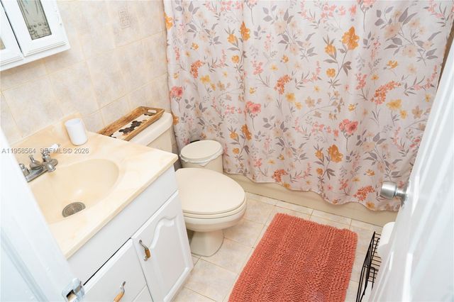 4050 NW 135th St 8-9, Opa-locka, FL 33054