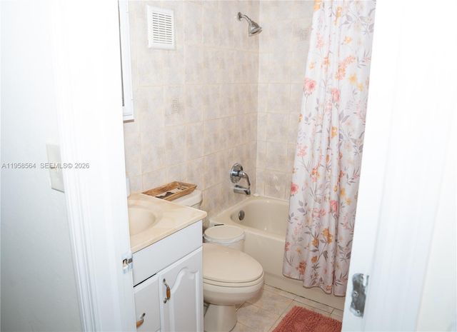 4050 NW 135th St 8-9, Opa-locka, FL 33054