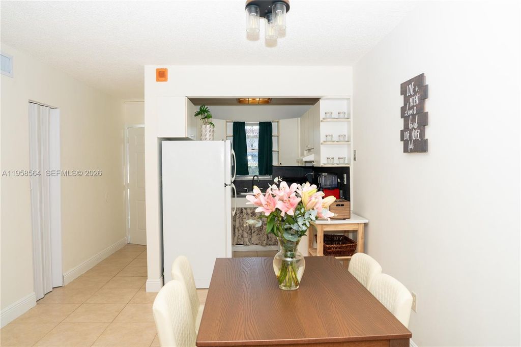 4050 NW 135th St 8-9, Opa-locka, FL 33054