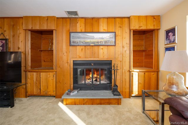 5 Chestnut Ridge Road, Poughkeepsie, NY 12603