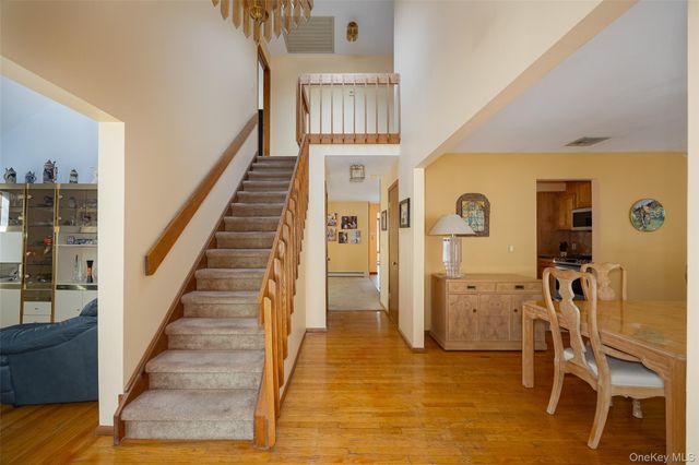 5 Chestnut Ridge Road, Poughkeepsie, NY 12603