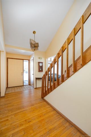 5 Chestnut Ridge Road, Poughkeepsie, NY 12603