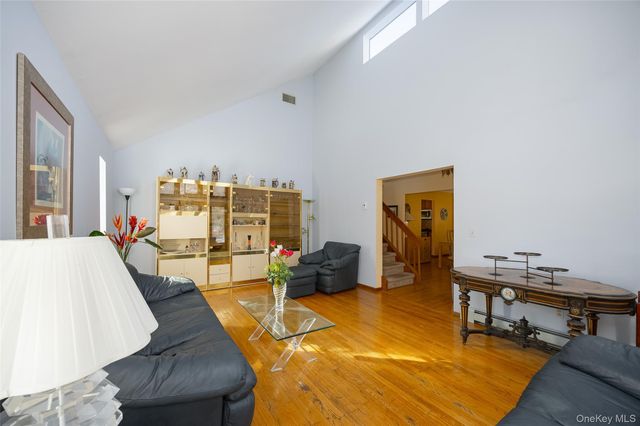 5 Chestnut Ridge Road, Poughkeepsie, NY 12603