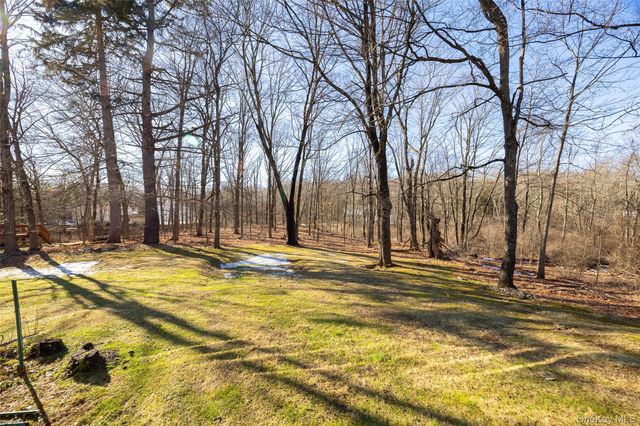 5 Chestnut Ridge Road, Poughkeepsie, NY 12603