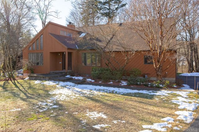 5 Chestnut Ridge Road, Poughkeepsie, NY 12603