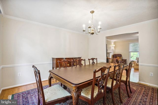 9708 LOCUST HILL DR, Great Falls, VA 22066
