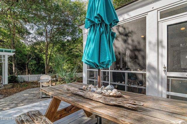 614 Ocracoke Way, Bald Head Island, NC 28461