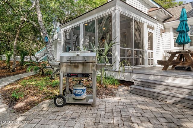 614 Ocracoke Way, Bald Head Island, NC 28461