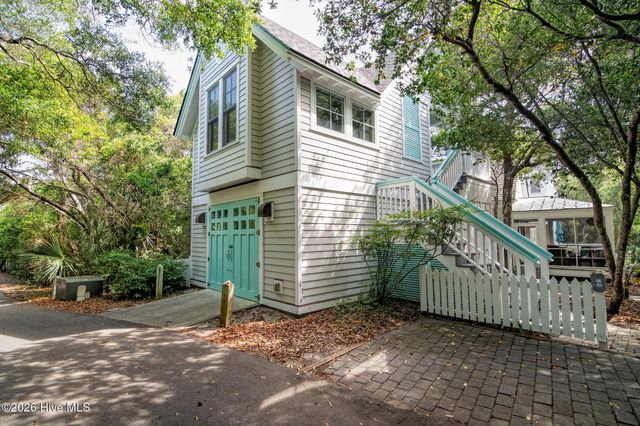 614 Ocracoke Way, Bald Head Island, NC 28461