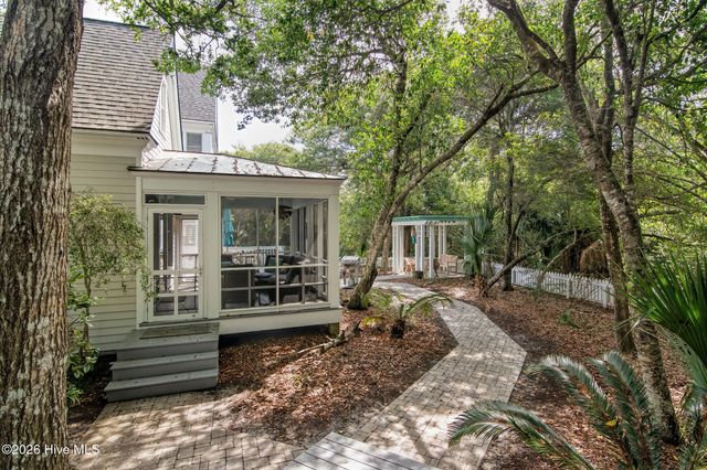 614 Ocracoke Way, Bald Head Island, NC 28461