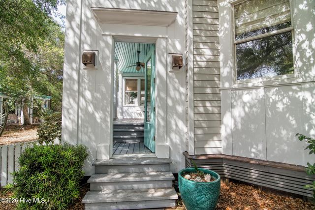 614 Ocracoke Way, Bald Head Island, NC 28461