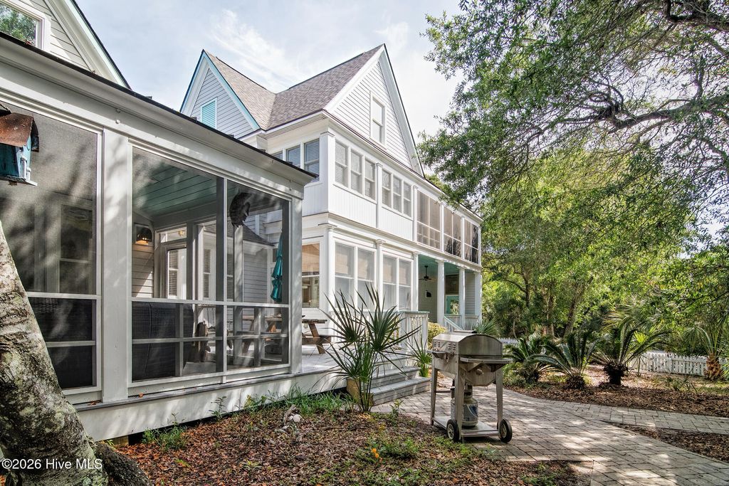 614 Ocracoke Way, Bald Head Island, NC 28461