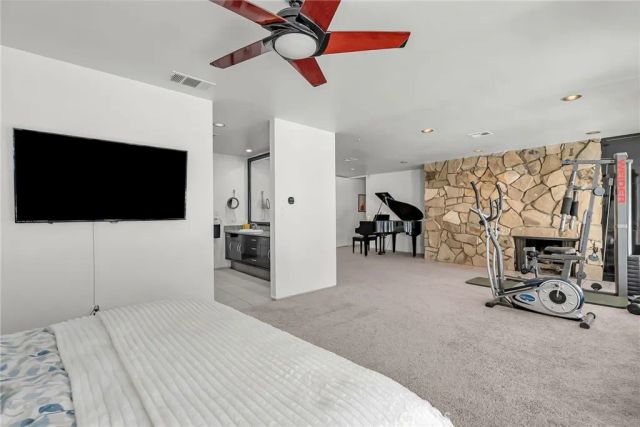 2110 Hathaway, Riverside, CA 92506