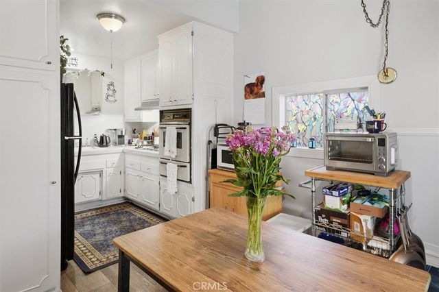 19220 Avenue Of The Oaks A, Newhall, CA 91321