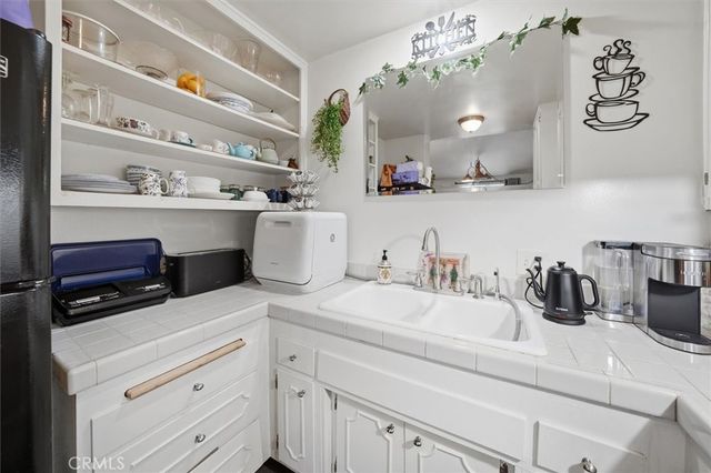 19220 Avenue Of The Oaks A, Newhall, CA 91321