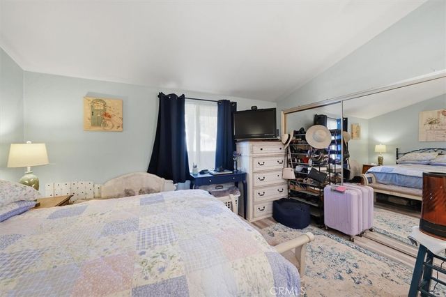 19220 Avenue Of The Oaks A, Newhall, CA 91321