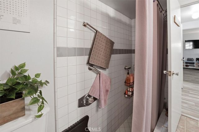 19220 Avenue Of The Oaks A, Newhall, CA 91321