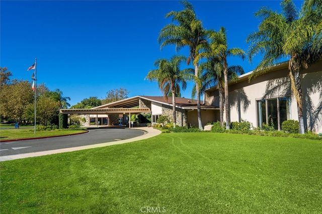 19220 Avenue Of The Oaks A, Newhall, CA 91321