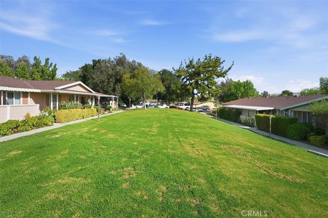 19220 Avenue Of The Oaks A, Newhall, CA 91321