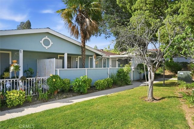 19220 Avenue Of The Oaks A, Newhall, CA 91321