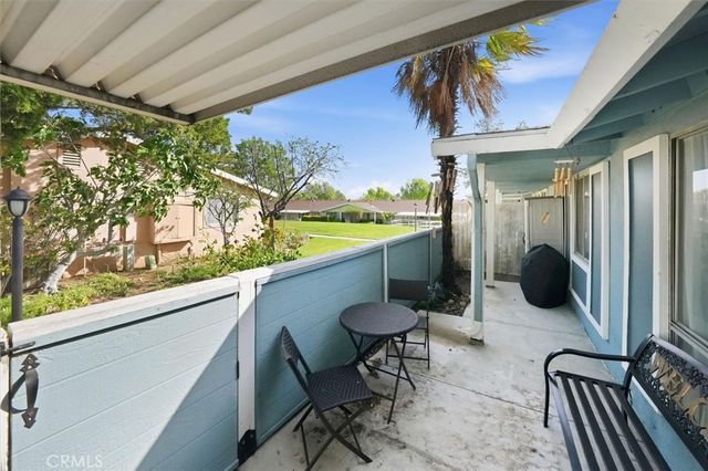 19220 Avenue Of The Oaks A, Newhall, CA 91321