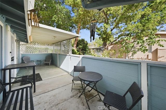 19220 Avenue Of The Oaks A, Newhall, CA 91321