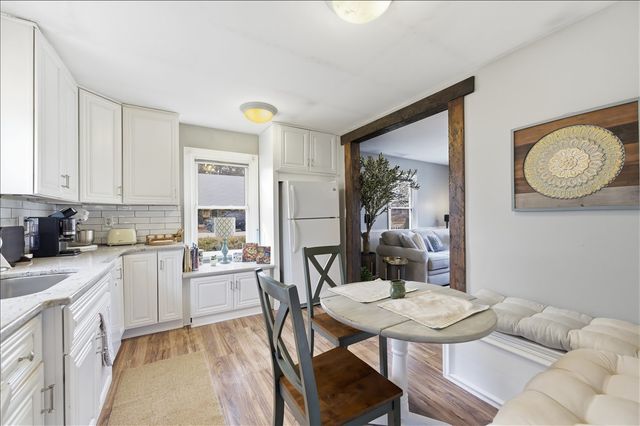 321 Grant Avenue, Geneva, IL 60134