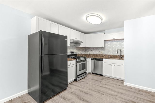 14 Centercrest Dr 14, Tyngsborough, MA 01879