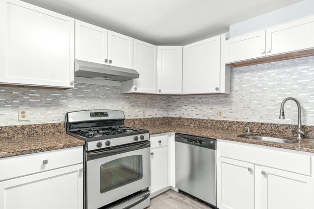 14 Centercrest Dr 14, Tyngsborough, MA 01879