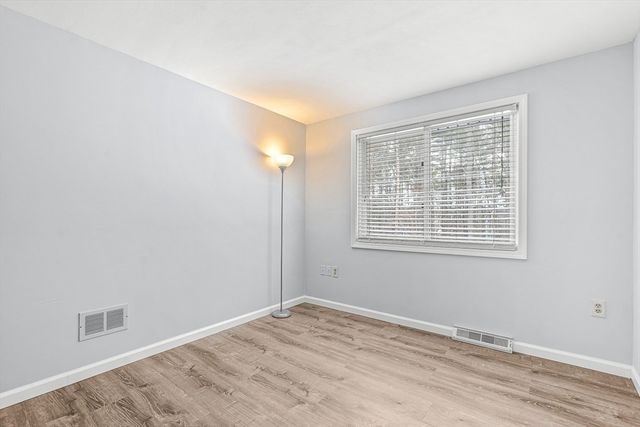 14 Centercrest Dr 14, Tyngsborough, MA 01879