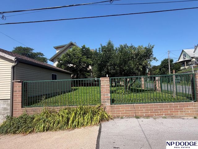 2517 G Street, Omaha, NE 68107