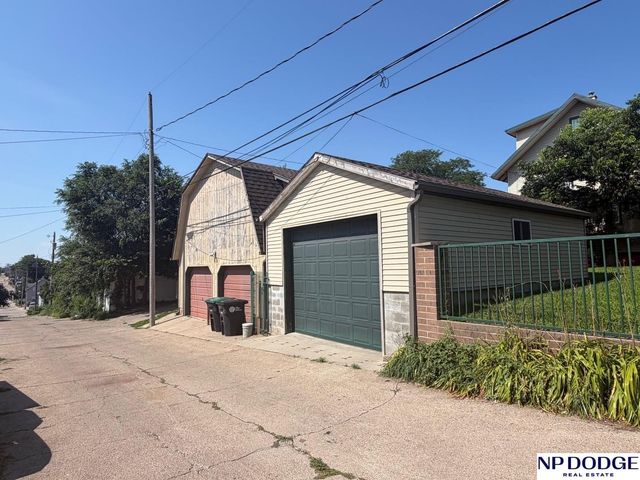 2517 G Street, Omaha, NE 68107