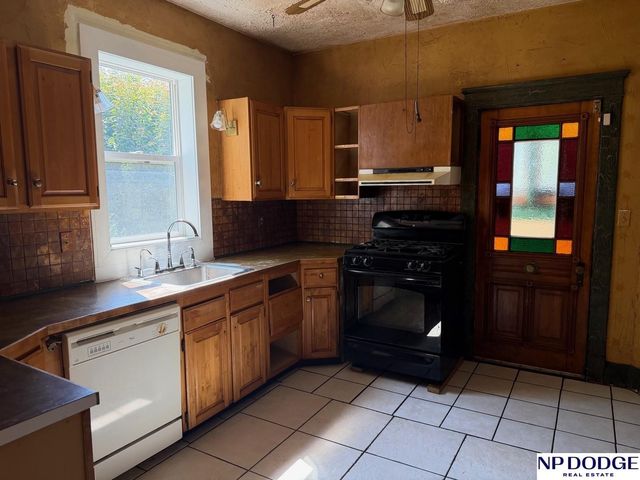 2517 G Street, Omaha, NE 68107