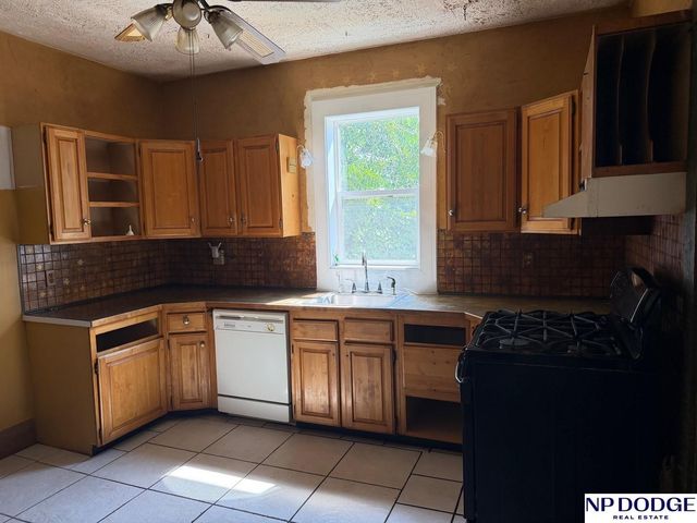 2517 G Street, Omaha, NE 68107
