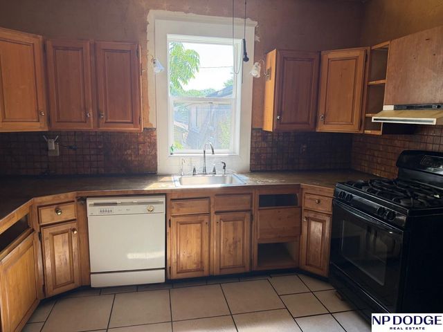 2517 G Street, Omaha, NE 68107