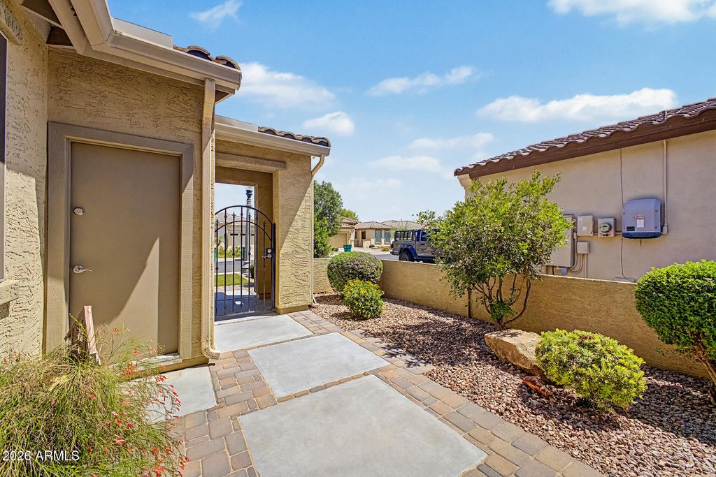 Image 4 of property listing at 14841 W LUNA Drive S, Litchfield Park, AZ 85340