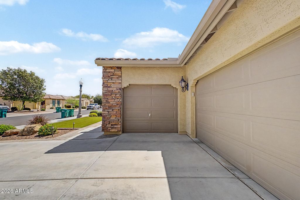 Image 6 of property listing at 14841 W LUNA Drive S, Litchfield Park, AZ 85340