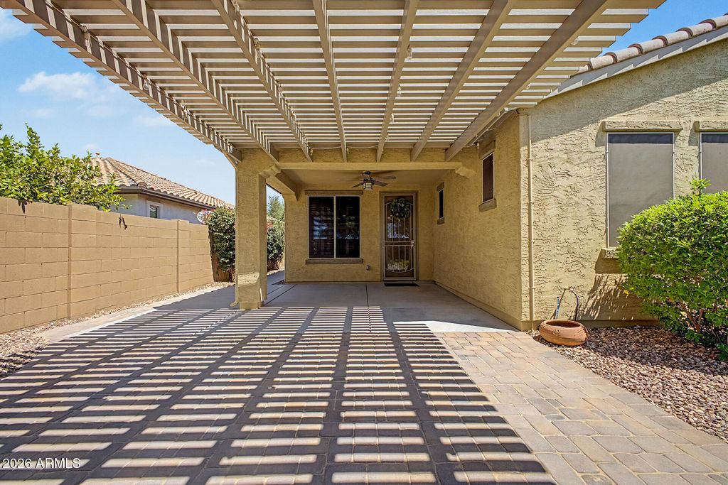 Image 8 of property listing at 14841 W LUNA Drive S, Litchfield Park, AZ 85340