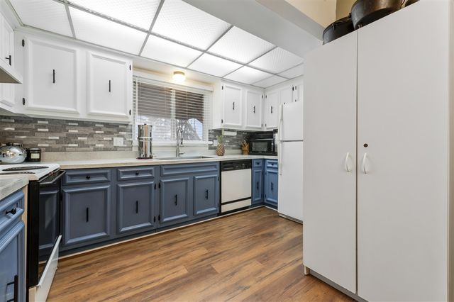 35768 Union Lake Road, Harrison Twp, MI 48045