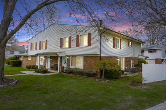 35768 Union Lake Road, Harrison Twp, MI 48045