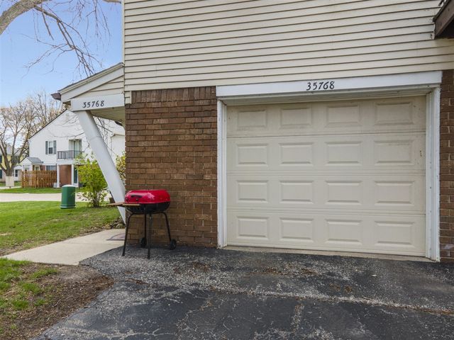 35768 Union Lake Road, Harrison Twp, MI 48045